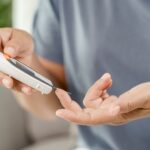 How does high glucose levels damage heart